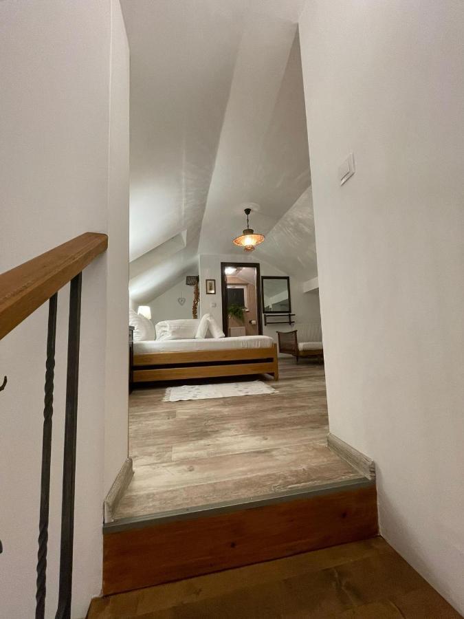 Appartement Apartament Yannis à Alba Iulia Extérieur photo