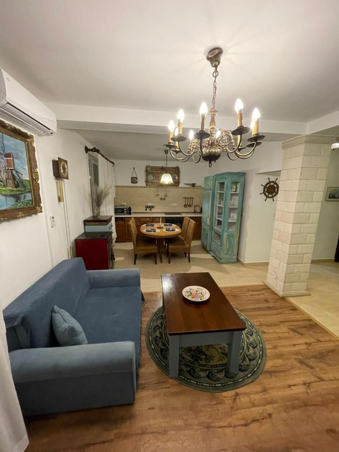 Appartement Apartament Yannis à Alba Iulia Extérieur photo