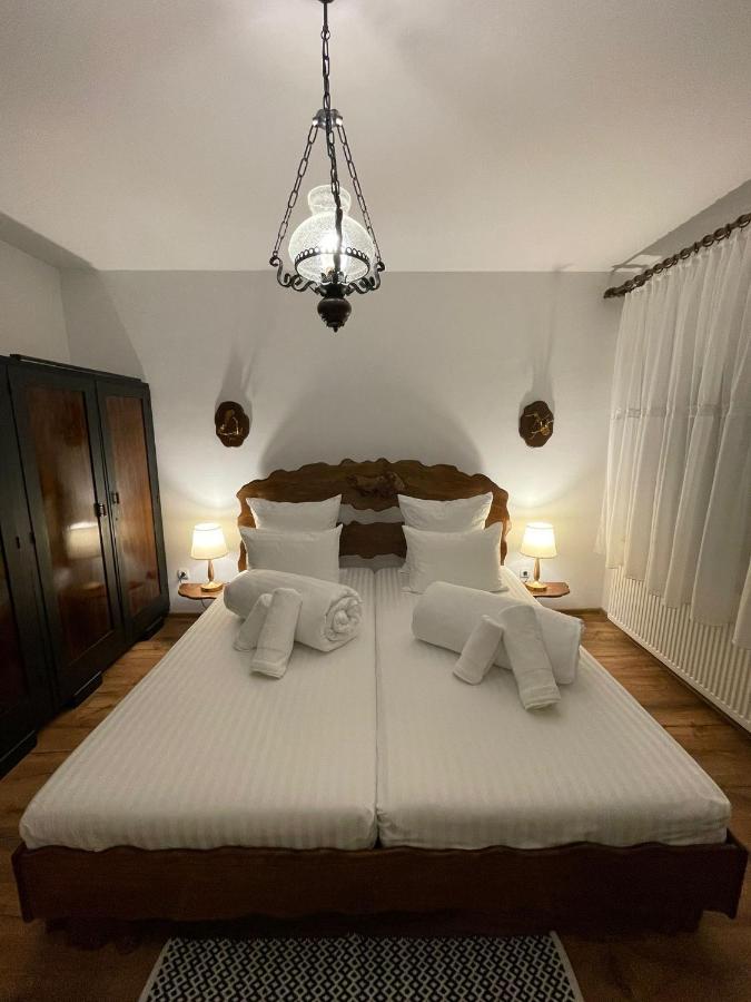 Appartement Apartament Yannis à Alba Iulia Extérieur photo