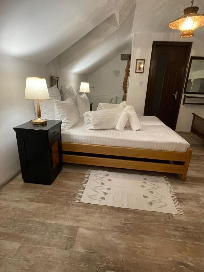 Appartement Apartament Yannis à Alba Iulia Extérieur photo