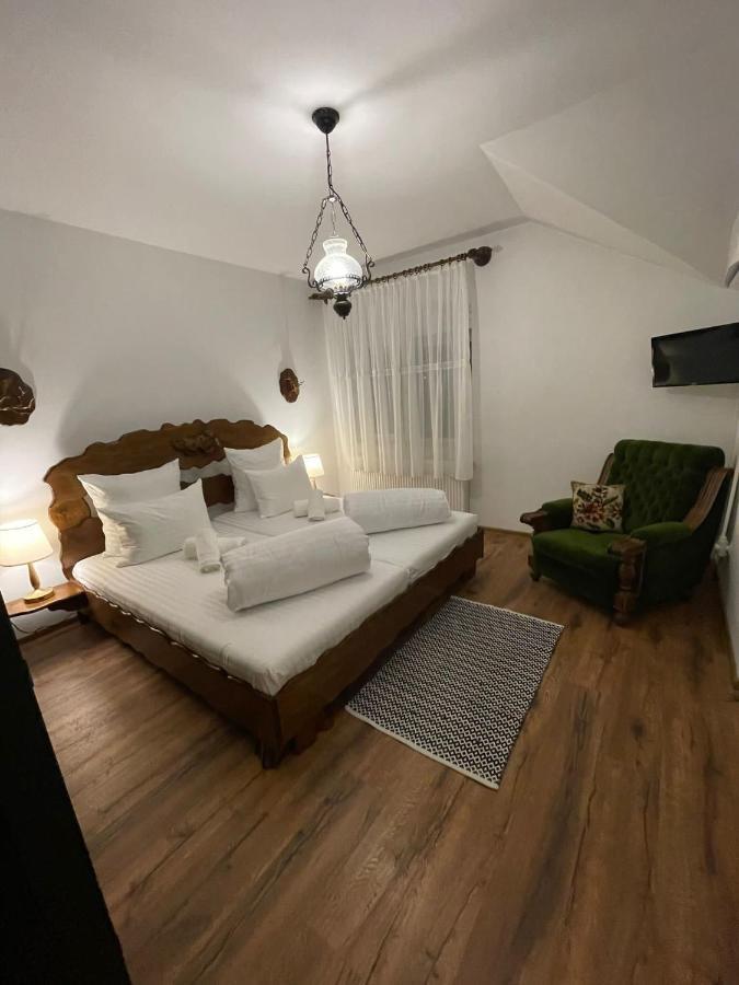 Appartement Apartament Yannis à Alba Iulia Extérieur photo